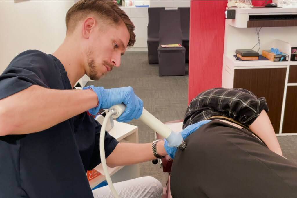 The Role of Qualified Chiropractors in Administering Shockwave Therapy